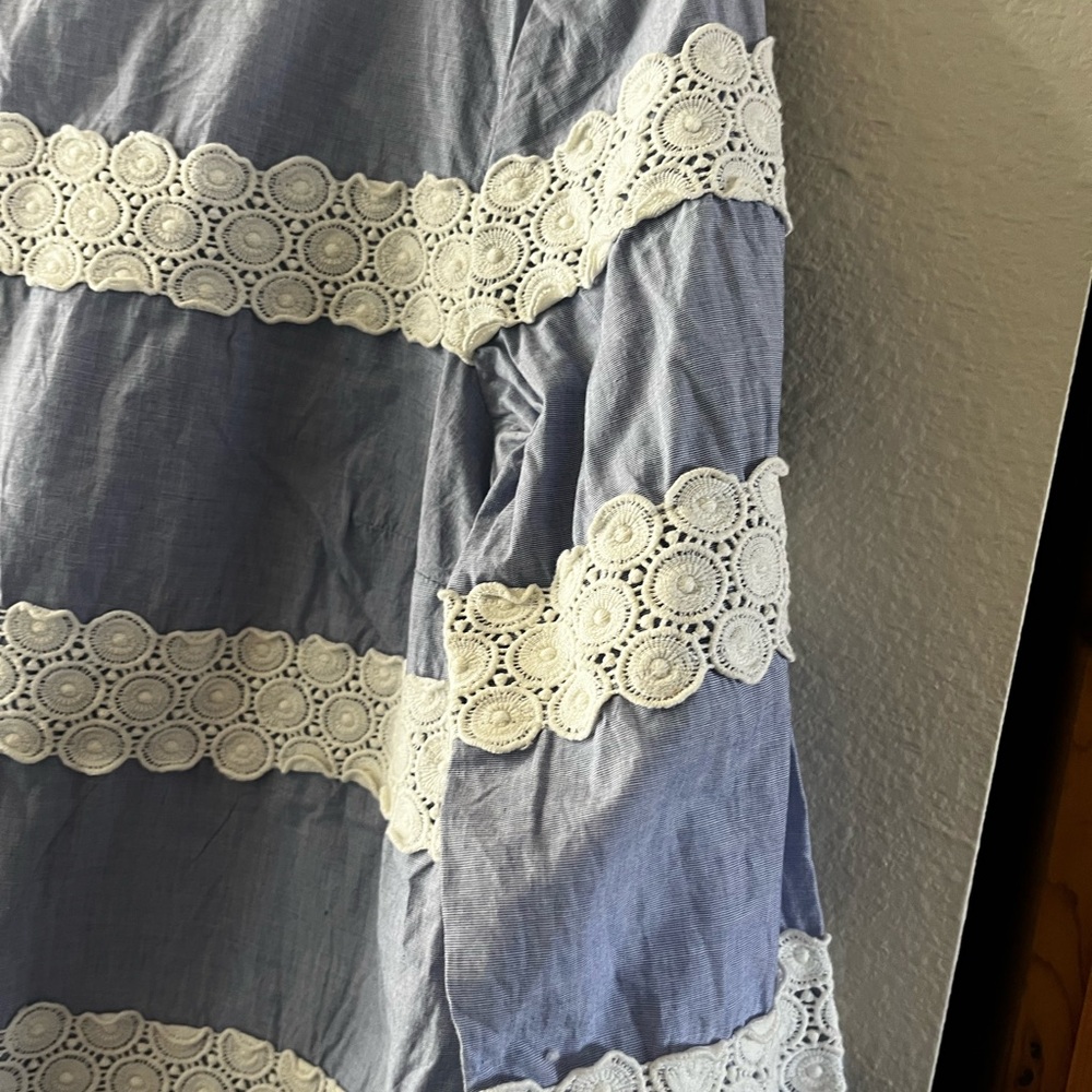 Banana Republic SZ Medium Lace Stripe Blouse Top Blue Chambray 3/4 Sleeve - Picture 15 of 16